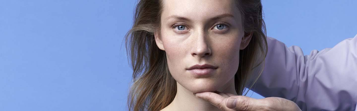 laroche-posay-footer-model-right-dermato